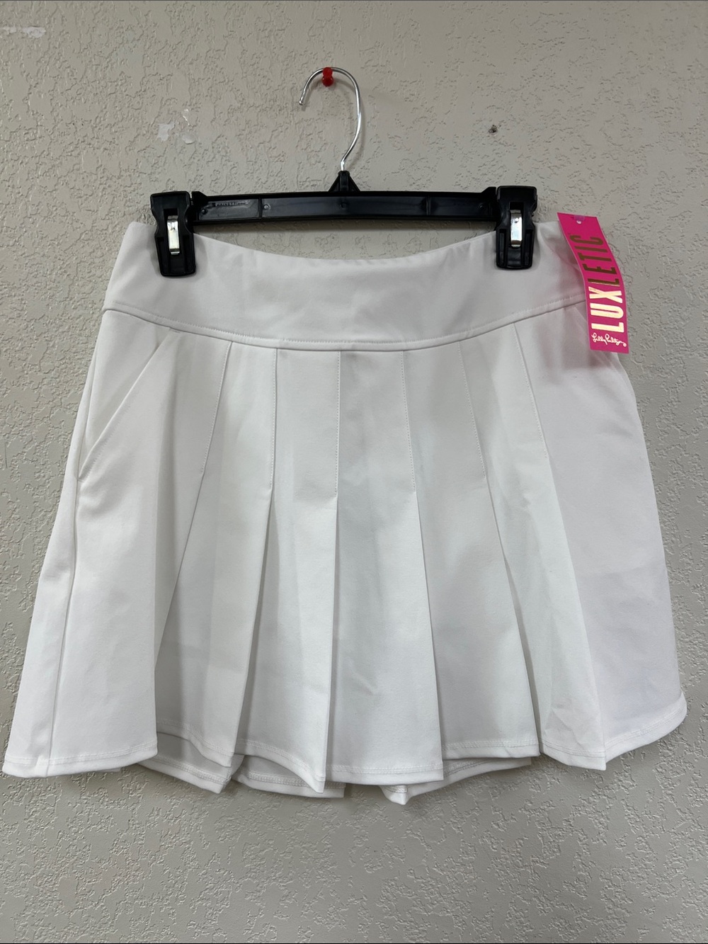 Lilly Pulitzer White Pleated Skirt. Size 6